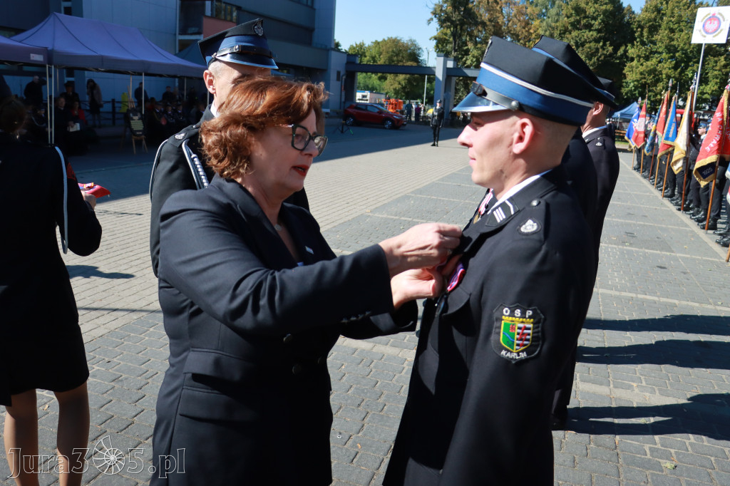 Fotorelacja II: Uroczystość NADANIA SZTANDARU i 50-lecie Zarządu Miejskiego ZOSP RP w Zawierciu