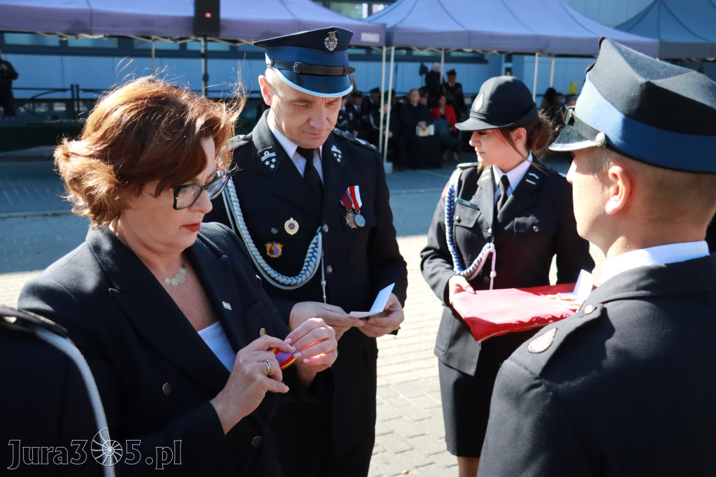Fotorelacja II: Uroczystość NADANIA SZTANDARU i 50-lecie Zarządu Miejskiego ZOSP RP w Zawierciu