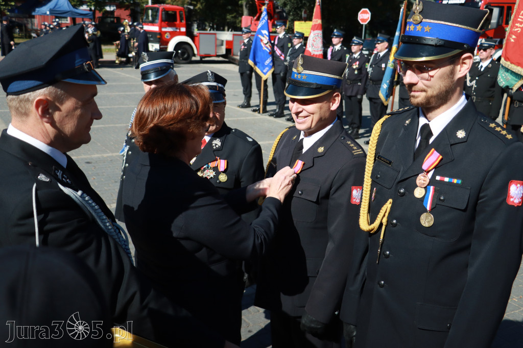 Fotorelacja II: Uroczystość NADANIA SZTANDARU i 50-lecie Zarządu Miejskiego ZOSP RP w Zawierciu