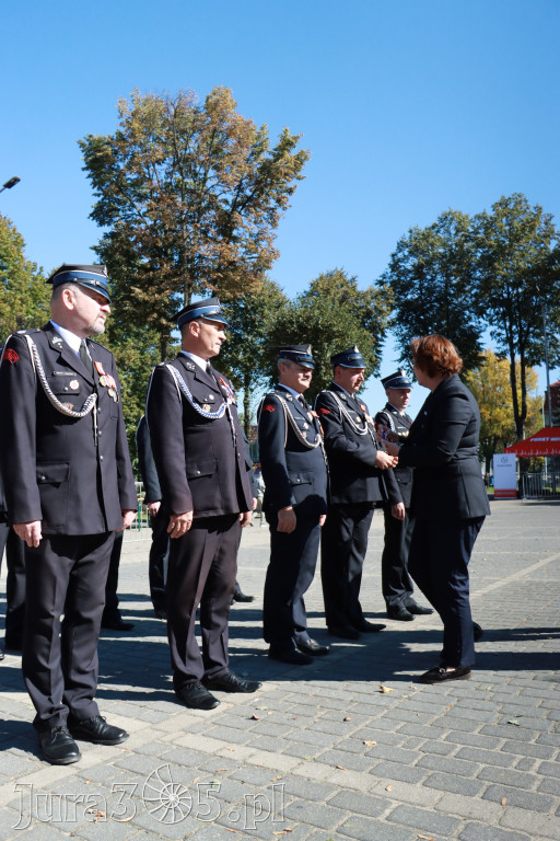 Fotorelacja II: Uroczystość NADANIA SZTANDARU i 50-lecie Zarządu Miejskiego ZOSP RP w Zawierciu