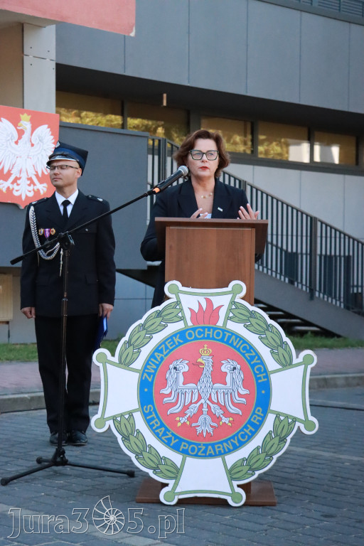 Fotorelacja II: Uroczystość NADANIA SZTANDARU i 50-lecie Zarządu Miejskiego ZOSP RP w Zawierciu
