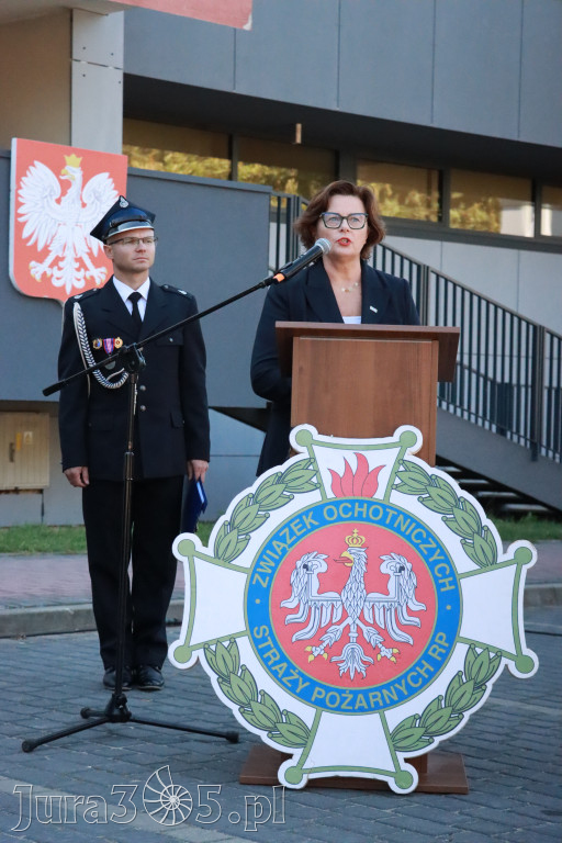 Fotorelacja II: Uroczystość NADANIA SZTANDARU i 50-lecie Zarządu Miejskiego ZOSP RP w Zawierciu