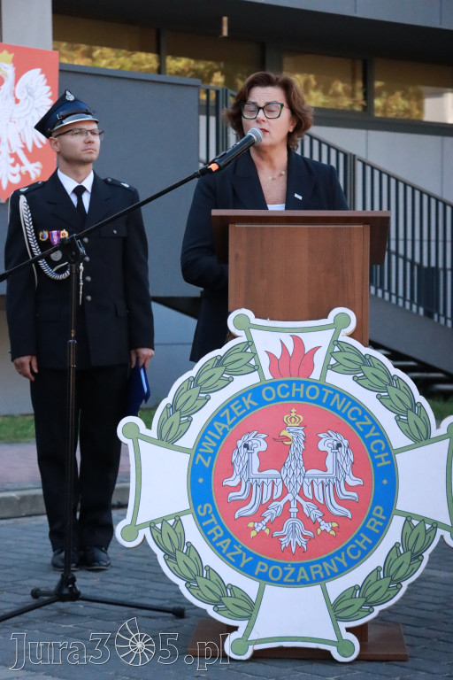 Fotorelacja II: Uroczystość NADANIA SZTANDARU i 50-lecie Zarządu Miejskiego ZOSP RP w Zawierciu