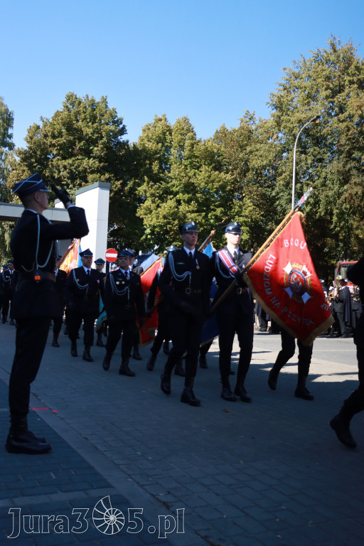 Fotorelacja II: Uroczystość NADANIA SZTANDARU i 50-lecie Zarządu Miejskiego ZOSP RP w Zawierciu
