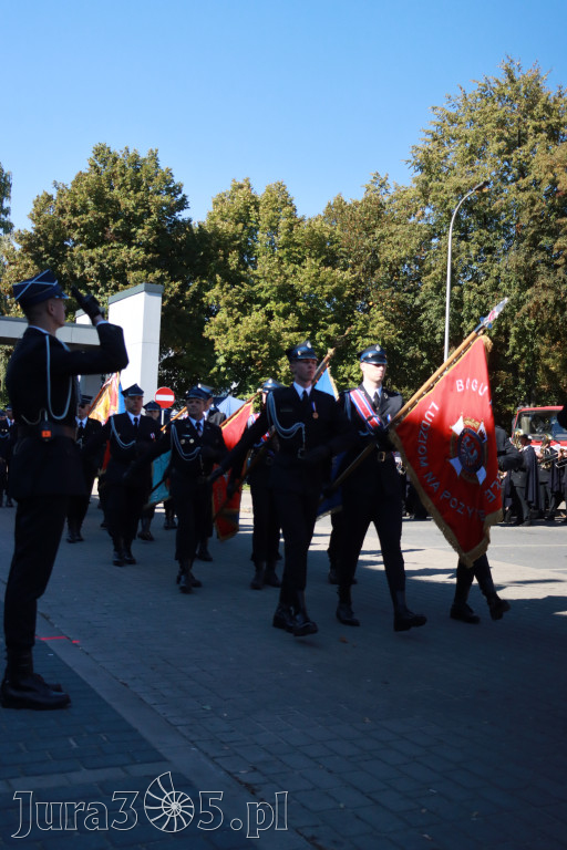 Fotorelacja II: Uroczystość NADANIA SZTANDARU i 50-lecie Zarządu Miejskiego ZOSP RP w Zawierciu