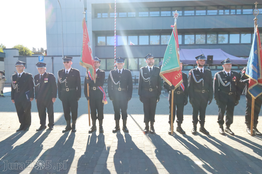 Fotorelacja II: Uroczystość NADANIA SZTANDARU i 50-lecie Zarządu Miejskiego ZOSP RP w Zawierciu