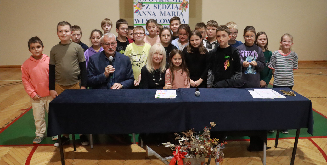 Fotorelacja: Sędzia Anna Maria Wesołowska w SP3 Myszków