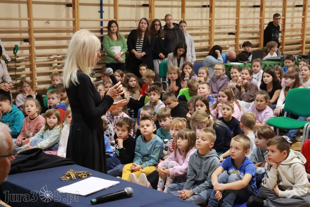 Fotorelacja: Sędzia Anna Maria Wesołowska w SP3 Myszków