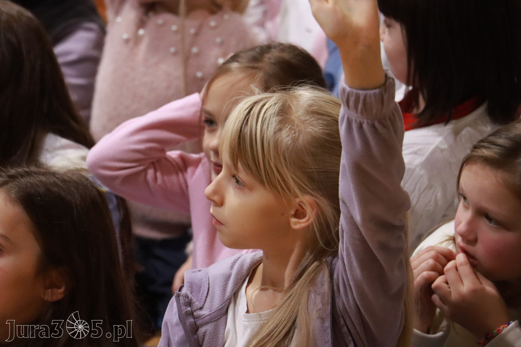 Fotorelacja: Sędzia Anna Maria Wesołowska w SP3 Myszków