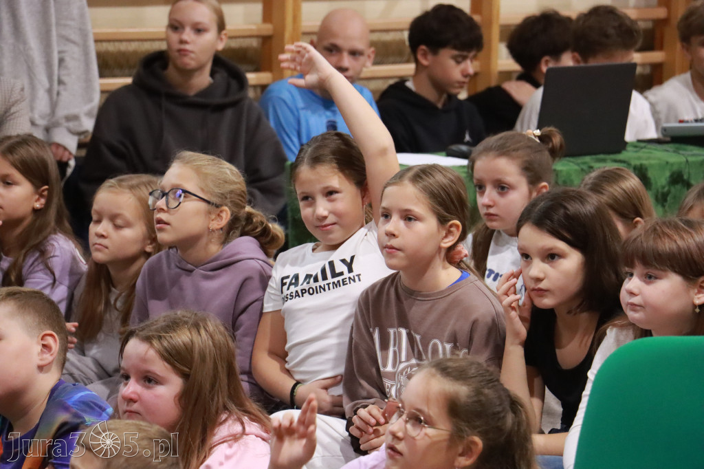 Fotorelacja: Sędzia Anna Maria Wesołowska w SP3 Myszków