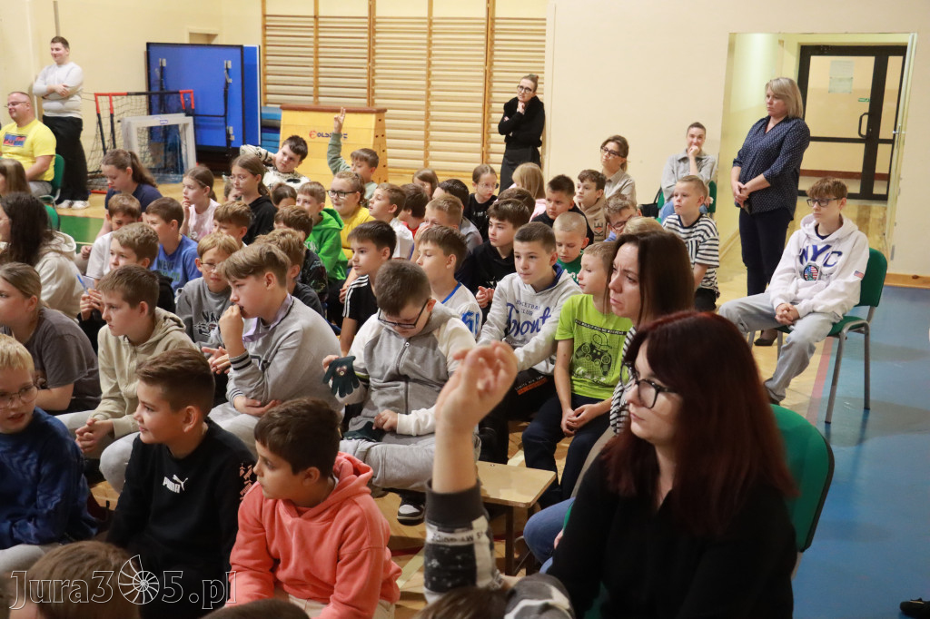Fotorelacja: Sędzia Anna Maria Wesołowska w SP3 Myszków