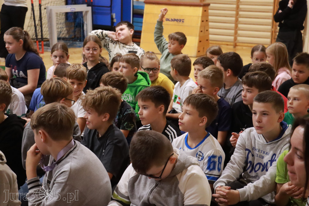 Fotorelacja: Sędzia Anna Maria Wesołowska w SP3 Myszków