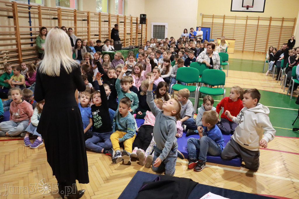 Fotorelacja: Sędzia Anna Maria Wesołowska w SP3 Myszków