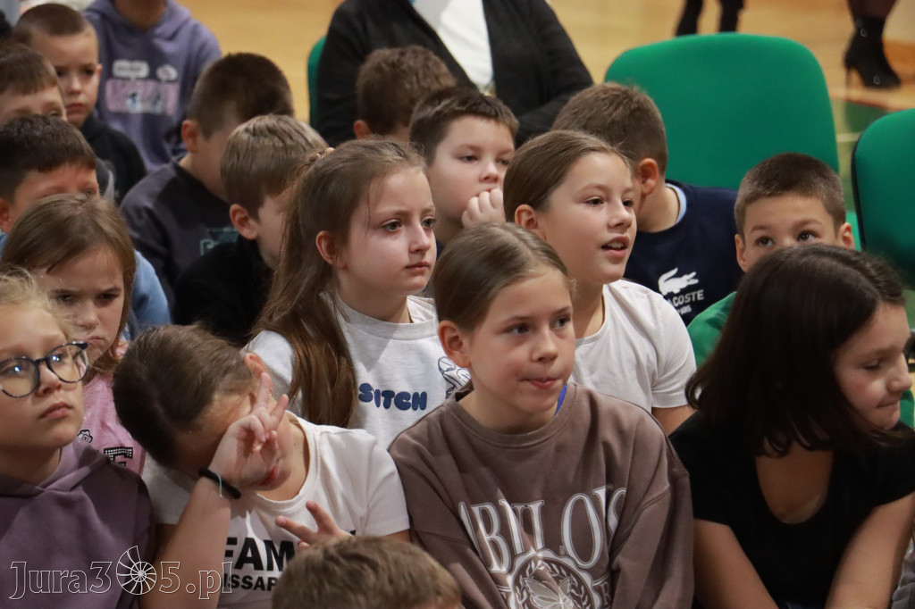 Fotorelacja: Sędzia Anna Maria Wesołowska w SP3 Myszków
