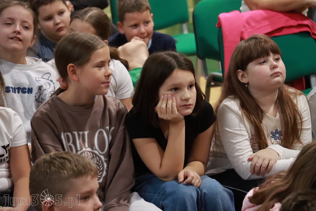 Fotorelacja: Sędzia Anna Maria Wesołowska w SP3 Myszków