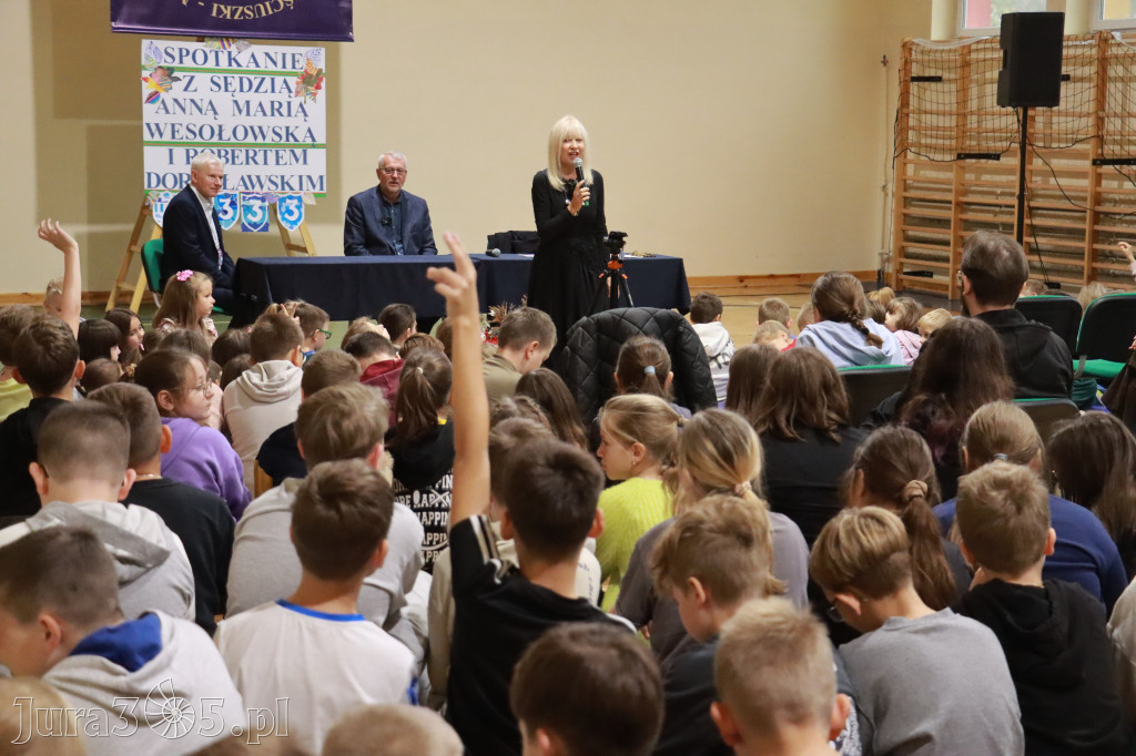 Fotorelacja: Sędzia Anna Maria Wesołowska w SP3 Myszków