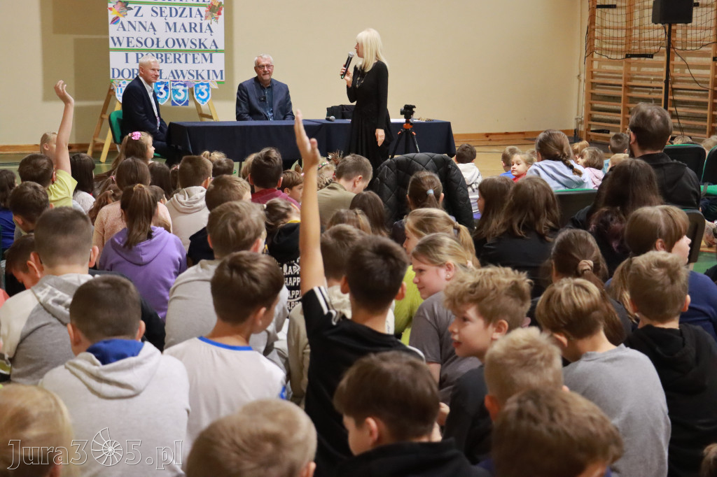 Fotorelacja: Sędzia Anna Maria Wesołowska w SP3 Myszków