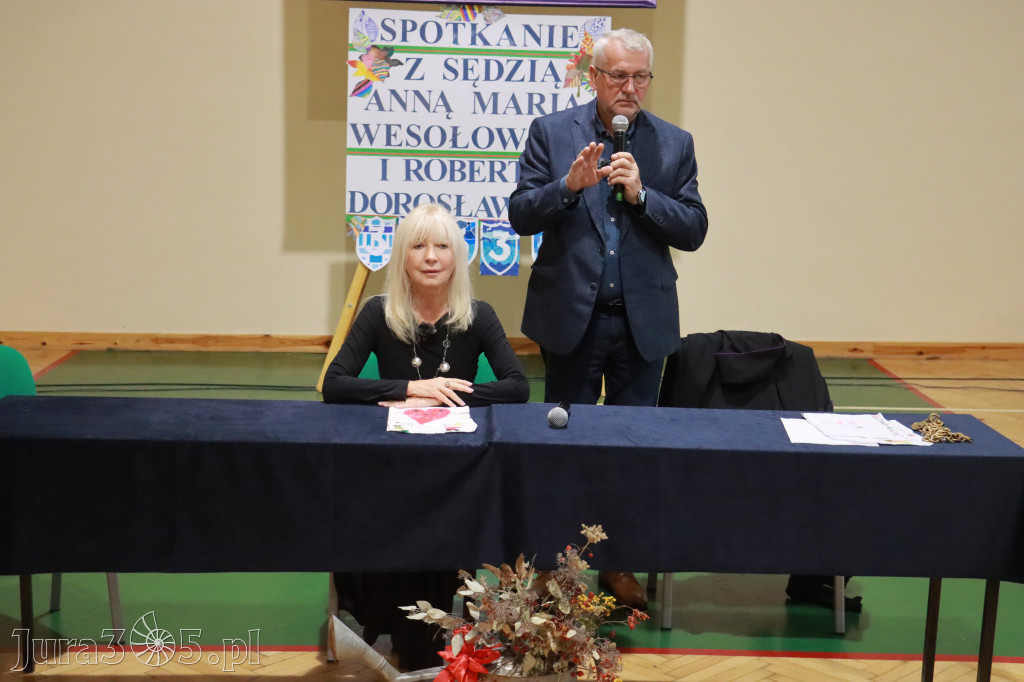 Fotorelacja: Sędzia Anna Maria Wesołowska w SP3 Myszków