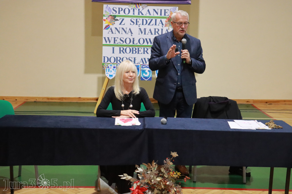 Fotorelacja: Sędzia Anna Maria Wesołowska w SP3 Myszków