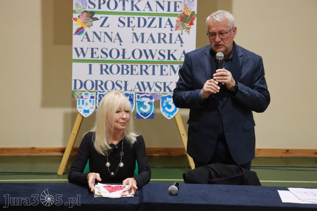 Fotorelacja: Sędzia Anna Maria Wesołowska w SP3 Myszków