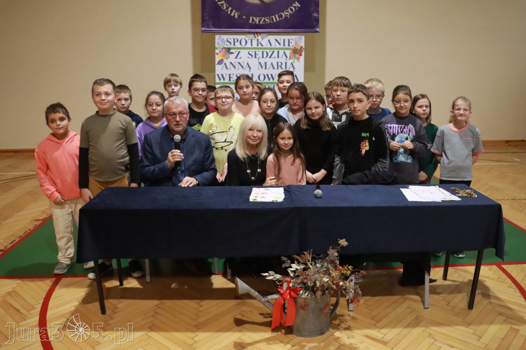 Fotorelacja: Sędzia Anna Maria Wesołowska w SP3 Myszków