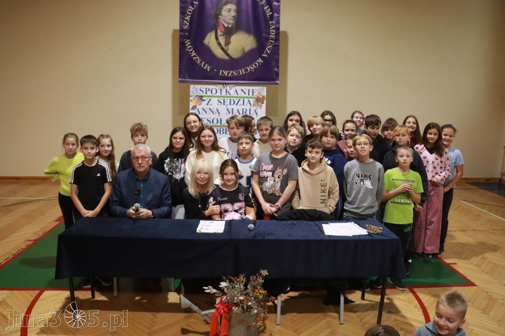 Fotorelacja: Sędzia Anna Maria Wesołowska w SP3 Myszków
