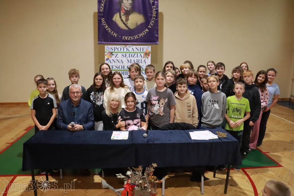 Fotorelacja: Sędzia Anna Maria Wesołowska w SP3 Myszków