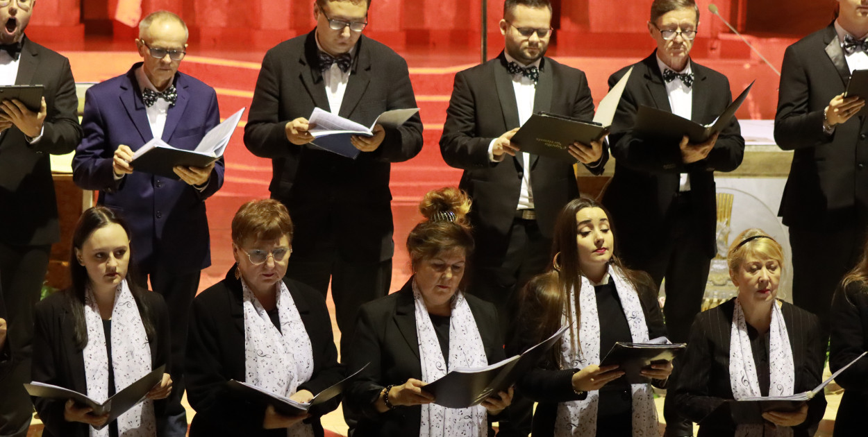 Fotorelacja IV: III Festiwal Wiesława Ochmana w Zawierciu - Koncert w Bazylice