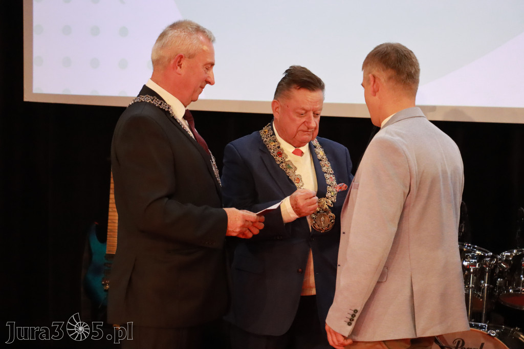 Fotorelacja I: Jubileusz 60-lecia CECH RZEMIOSŁ RÓŻNYCH MAŁEJ I ŚREDNIEJ PRZEDSIĘBIORCZOŚCI w Myszkowie
