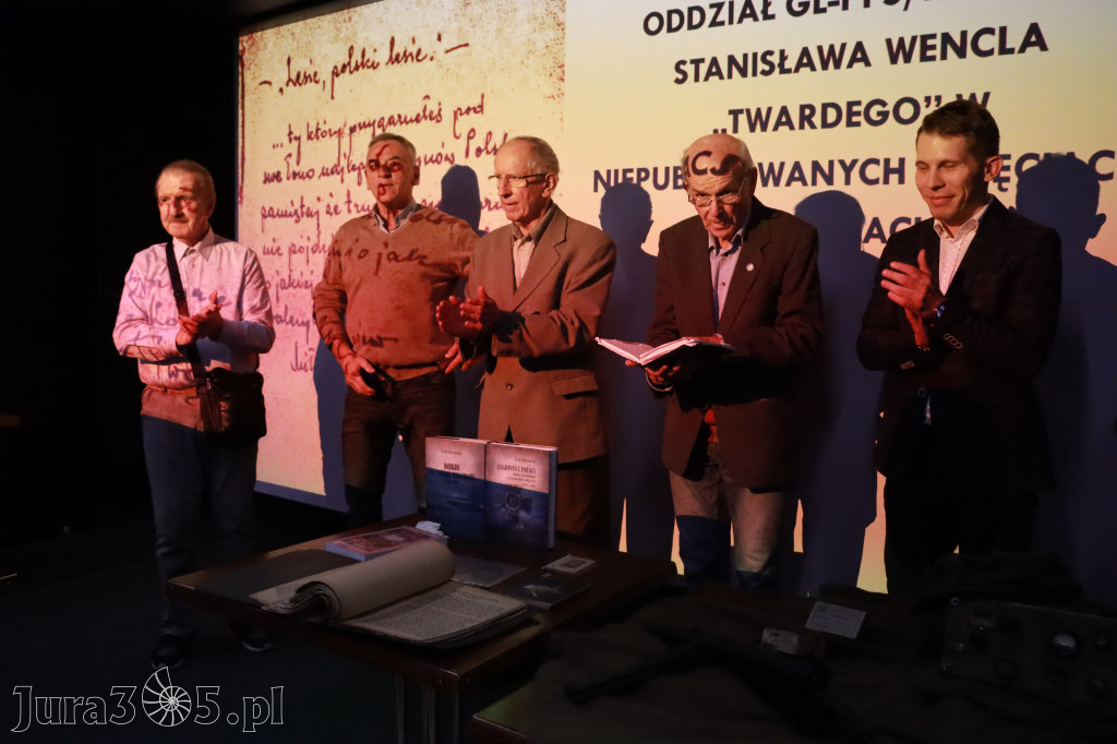 Fotorelacja: ODDZIAŁ GL , PPS , AK TWARDEGO - wykład w MOK Zawiercie
