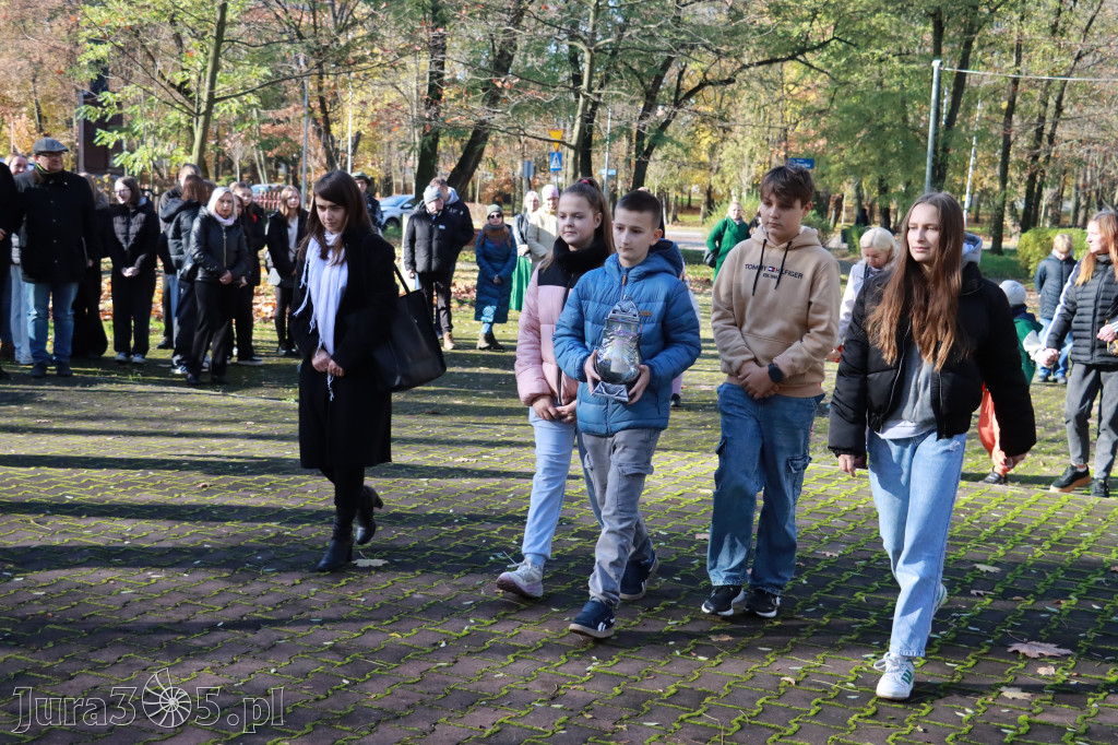 Fotorelacja: Spacer Pamięci - Zawiercie 2025