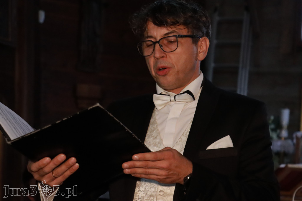 Fotorelacja: Koncert Zaduszny DLA NICH w Cynkowie Gmina Koziegłowy