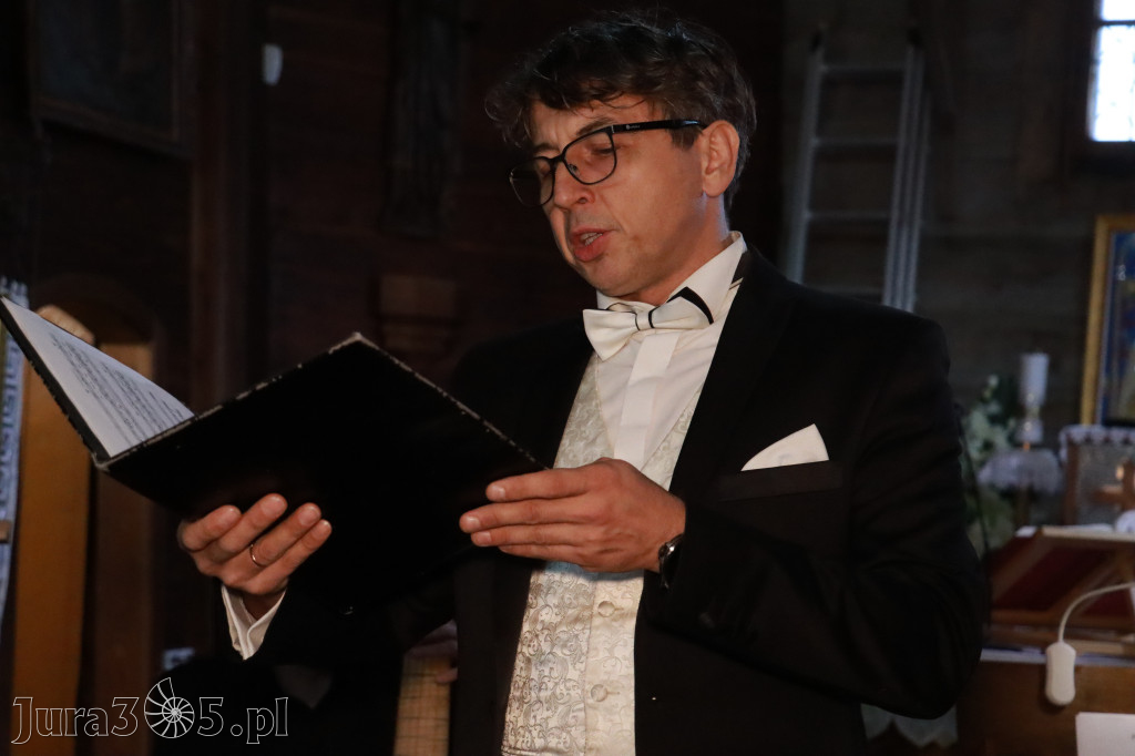 Fotorelacja: Koncert Zaduszny DLA NICH w Cynkowie Gmina Koziegłowy