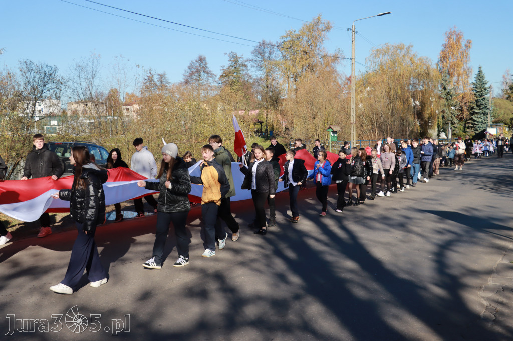 Fotorelacja I: Obchody 107. ROCZNICY ODZYSKANIA NIEPODLEGŁOŚCI na rynku w Koziegłowach