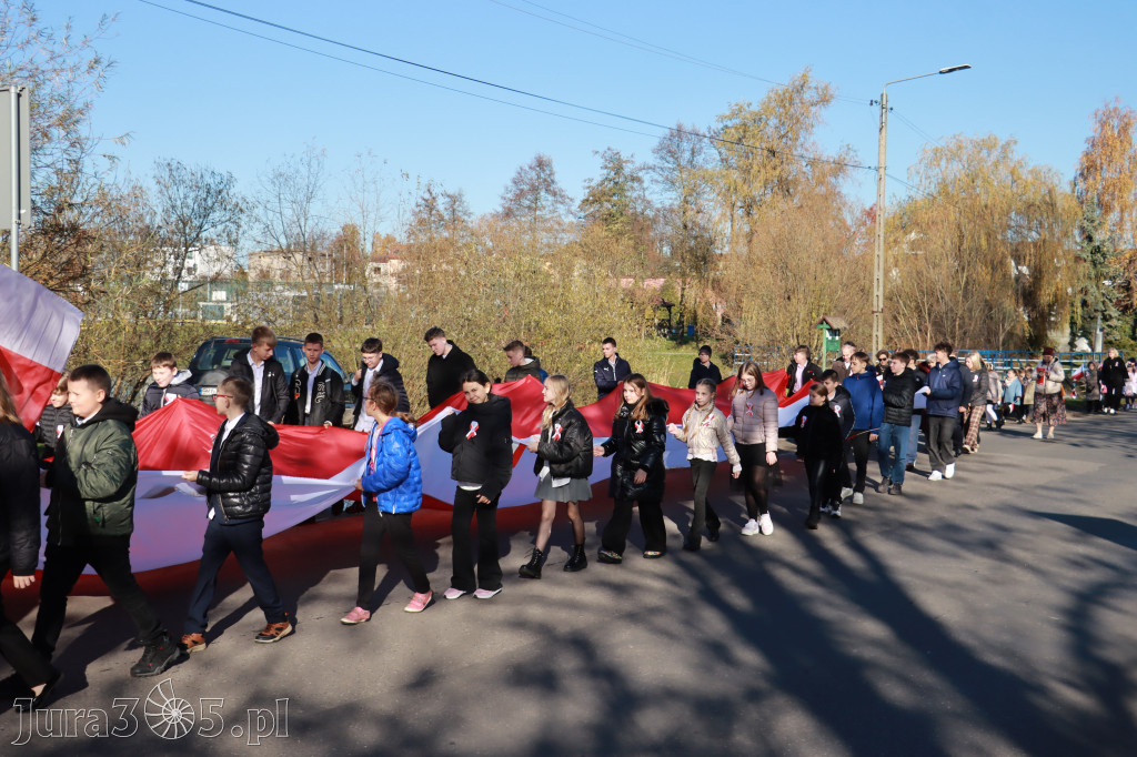 Fotorelacja I: Obchody 107. ROCZNICY ODZYSKANIA NIEPODLEGŁOŚCI na rynku w Koziegłowach