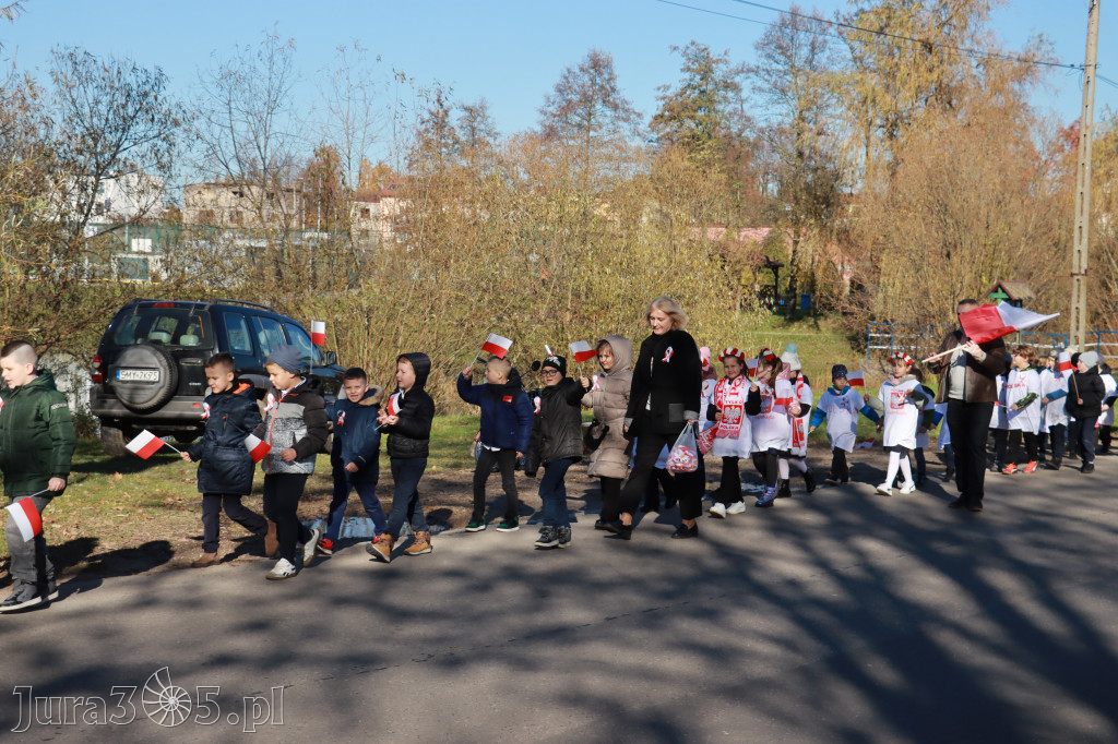 Fotorelacja I: Obchody 107. ROCZNICY ODZYSKANIA NIEPODLEGŁOŚCI na rynku w Koziegłowach