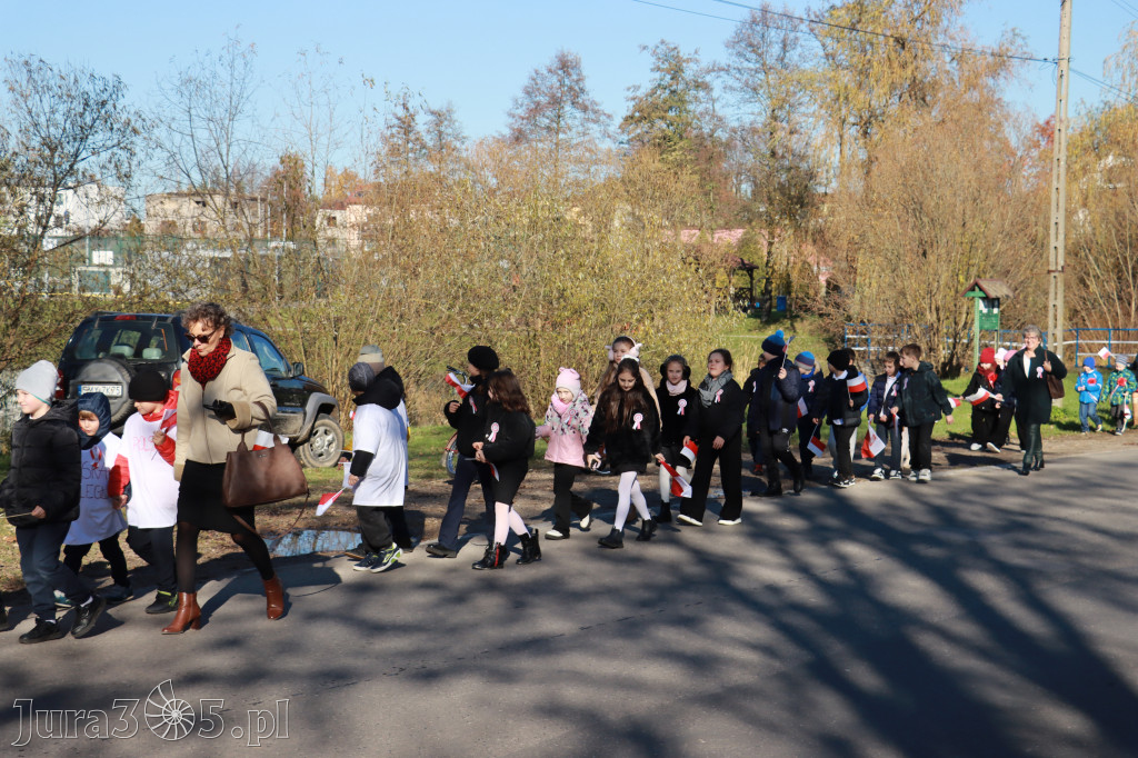 Fotorelacja I: Obchody 107. ROCZNICY ODZYSKANIA NIEPODLEGŁOŚCI na rynku w Koziegłowach