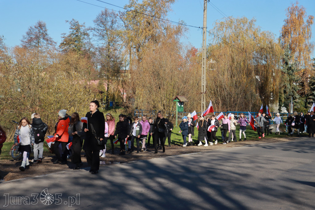 Fotorelacja I: Obchody 107. ROCZNICY ODZYSKANIA NIEPODLEGŁOŚCI na rynku w Koziegłowach