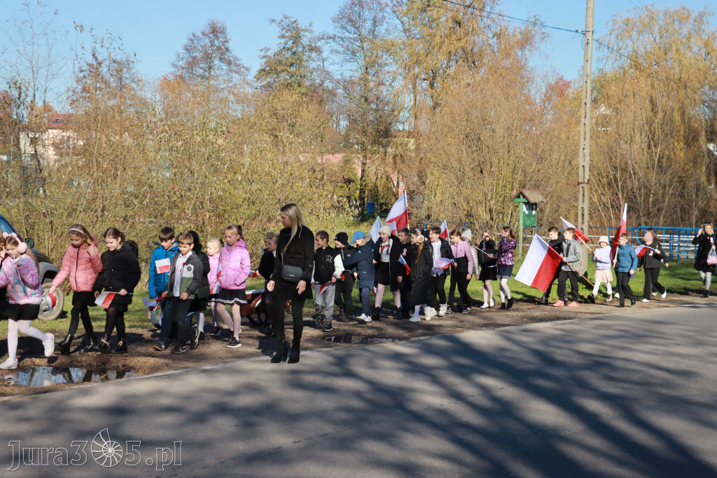 Fotorelacja I: Obchody 107. ROCZNICY ODZYSKANIA NIEPODLEGŁOŚCI na rynku w Koziegłowach