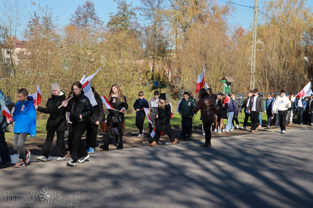 Fotorelacja I: Obchody 107. ROCZNICY ODZYSKANIA NIEPODLEGŁOŚCI na rynku w Koziegłowach