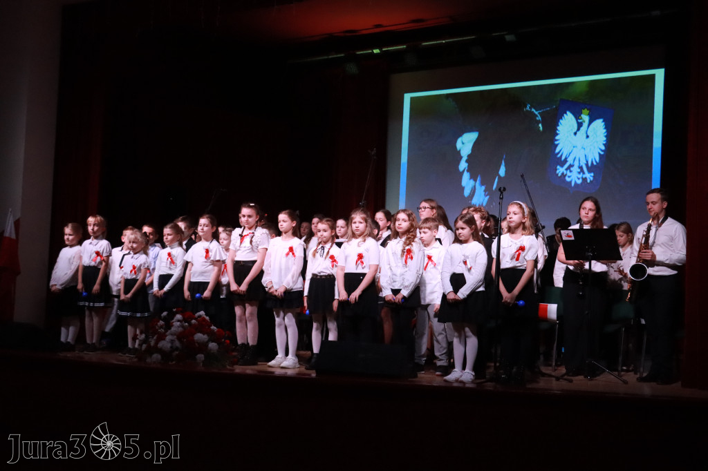 Fotorelacja II: Obchody 107. ROCZNICY ODZYSKANIA NIEPODLEGŁOŚCI na rynku w Koziegłowach