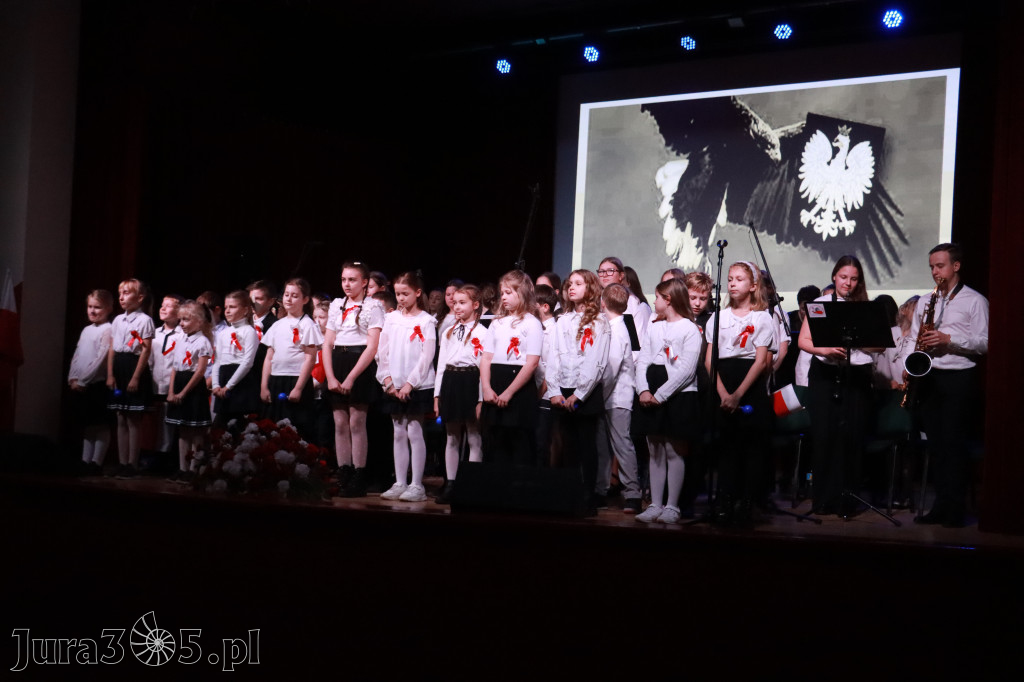 Fotorelacja II: Obchody 107. ROCZNICY ODZYSKANIA NIEPODLEGŁOŚCI na rynku w Koziegłowach