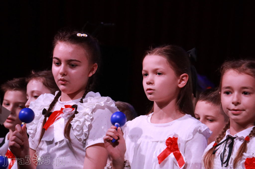 Fotorelacja II: Obchody 107. ROCZNICY ODZYSKANIA NIEPODLEGŁOŚCI na rynku w Koziegłowach