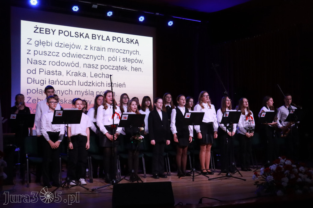 Fotorelacja II: Obchody 107. ROCZNICY ODZYSKANIA NIEPODLEGŁOŚCI na rynku w Koziegłowach
