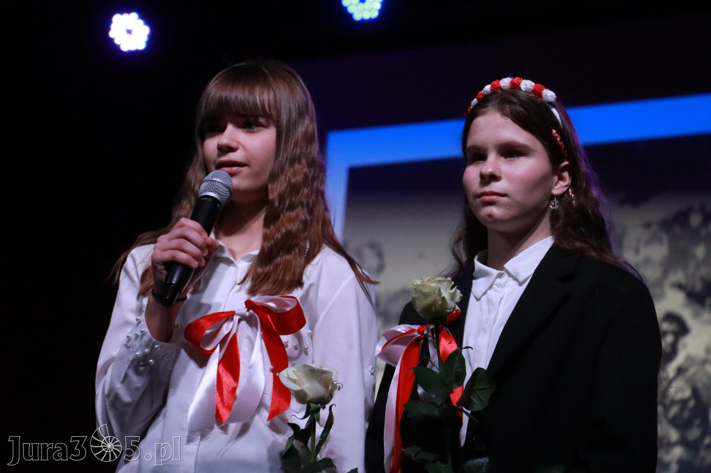 Fotorelacja II: Obchody 107. ROCZNICY ODZYSKANIA NIEPODLEGŁOŚCI na rynku w Koziegłowach