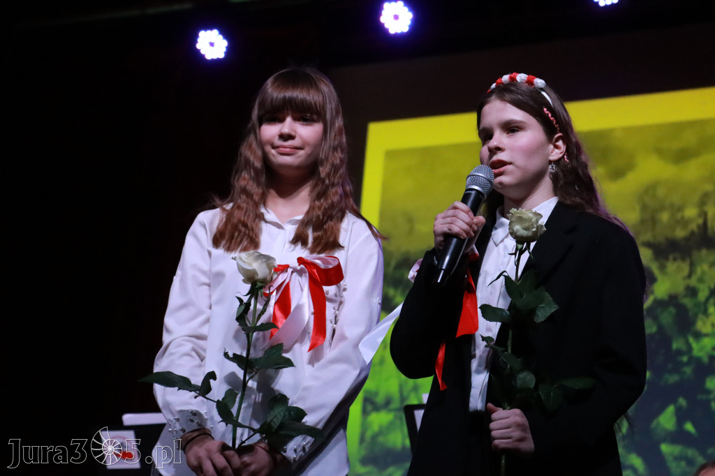 Fotorelacja II: Obchody 107. ROCZNICY ODZYSKANIA NIEPODLEGŁOŚCI na rynku w Koziegłowach