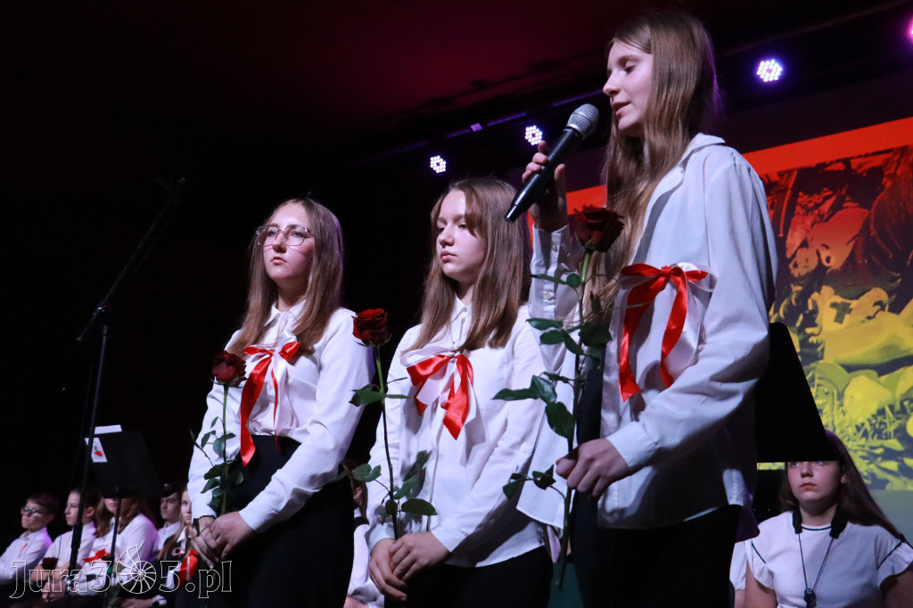 Fotorelacja II: Obchody 107. ROCZNICY ODZYSKANIA NIEPODLEGŁOŚCI na rynku w Koziegłowach