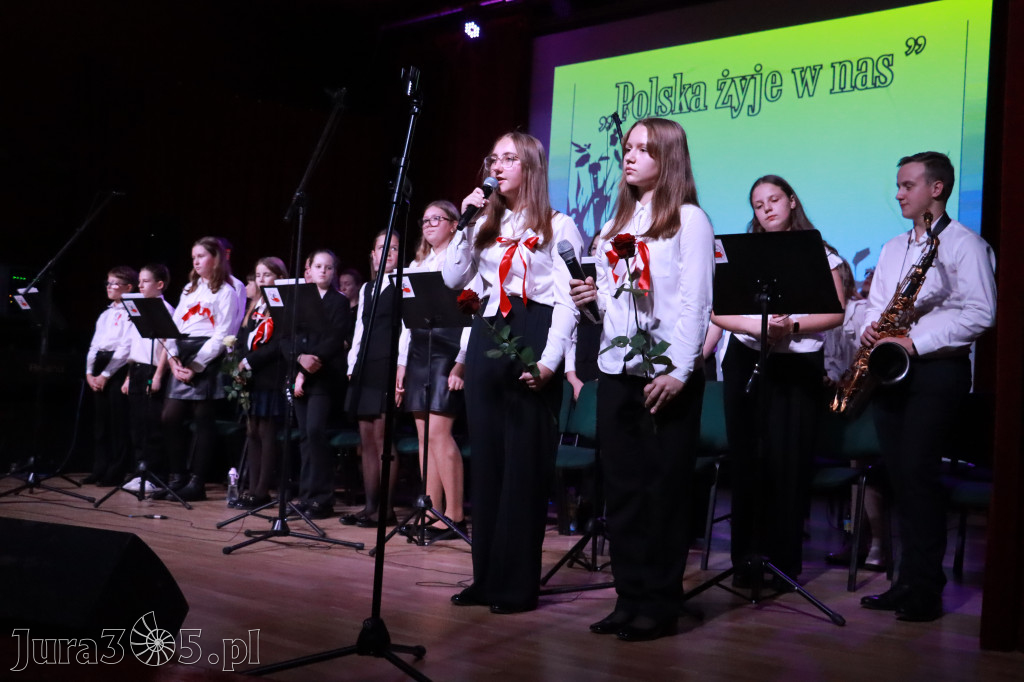 Fotorelacja II: Obchody 107. ROCZNICY ODZYSKANIA NIEPODLEGŁOŚCI na rynku w Koziegłowach