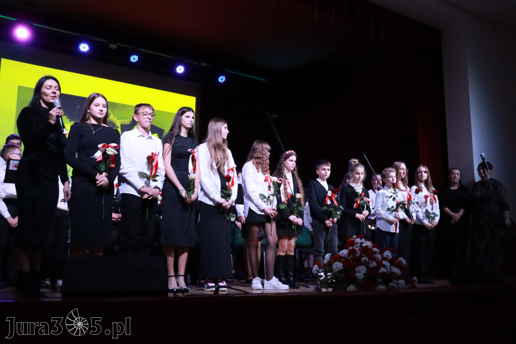 Fotorelacja II: Obchody 107. ROCZNICY ODZYSKANIA NIEPODLEGŁOŚCI na rynku w Koziegłowach
