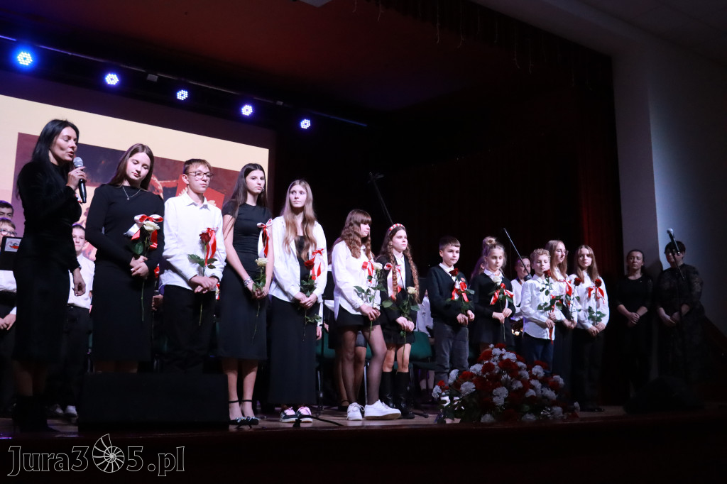 Fotorelacja II: Obchody 107. ROCZNICY ODZYSKANIA NIEPODLEGŁOŚCI na rynku w Koziegłowach
